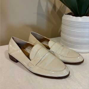 Lucky Brand patent Cream Loafers 8.5